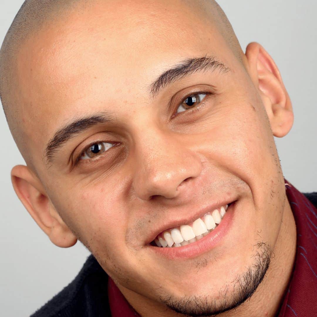 “Eu gostaria de agradecer a toda equipe da Odontologia Espada, desde o primeiro momento em que cheguei no consultório até o final do tratamento sempre fui tratado com respeito e cordialidade, e com todo o amor e carinho com o paciente obtive esse resultado final incrível. Gratidão a todos pelo trabalho incrível que empenham em realizar pelos seus clientes.”, Erick Henrique Ribeiro